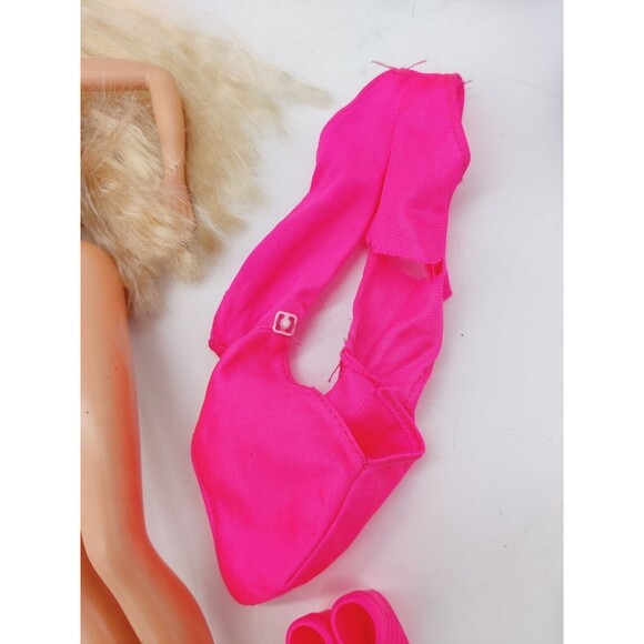 Vintage 1991 Rappin Rockin Barbie Doll With Some Of Her Outfit & Chain Shoes Toy - Picture 10 of 16